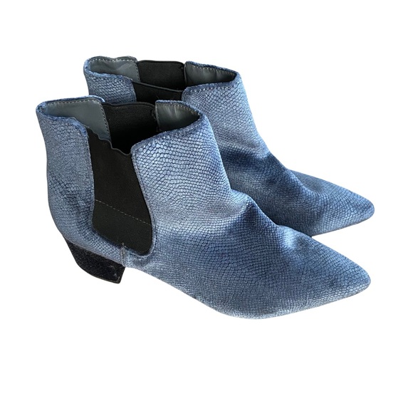 Fergie Sandy Booties Blue Velour Velvet Pointed Toe Low heel Women’s 8.5 Slip On